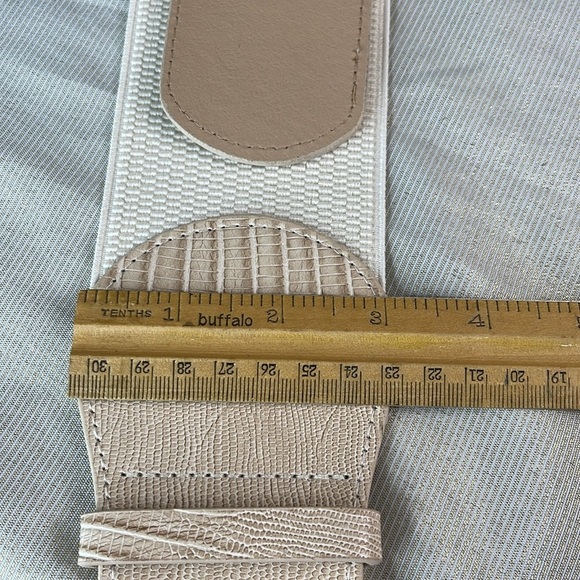 Vintage Vibe Wide Stretchy Snakeprint Cream Tan Belt Pewter Look L - Picture 6 of 8